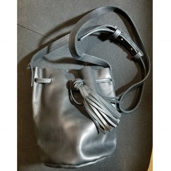 Able Bucket Purse - Tassel Black Leather Ethical Fair Trade Mod Twee Festival - Picture 3 of 15